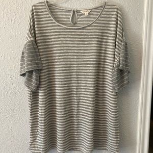 Like new loose knit plus size gray striped ruffle sleeve blouse top size 1x
